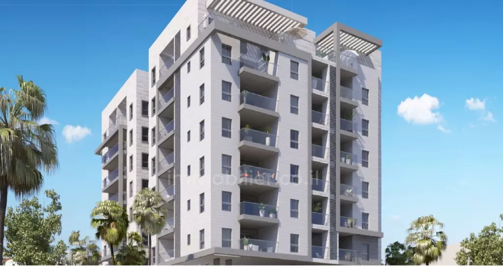 Belo apartamento novo com terraço e vista para o mar - Centro da cidade - Andar alto - Perto do mar - Grande negócio a não perder!