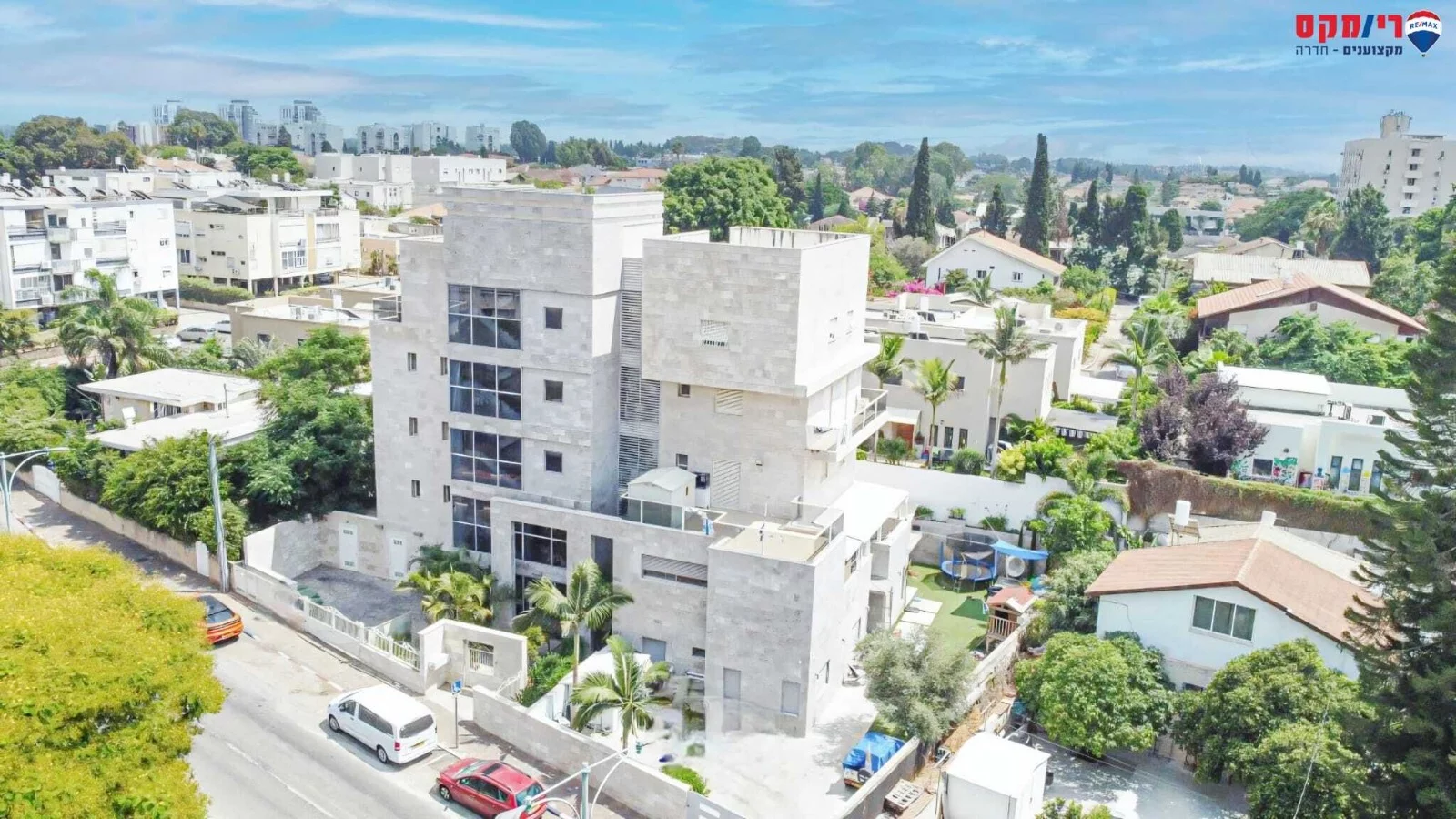 Un ático excepcional en un edificio excepcional en el centro de Hadera, calle Bialik