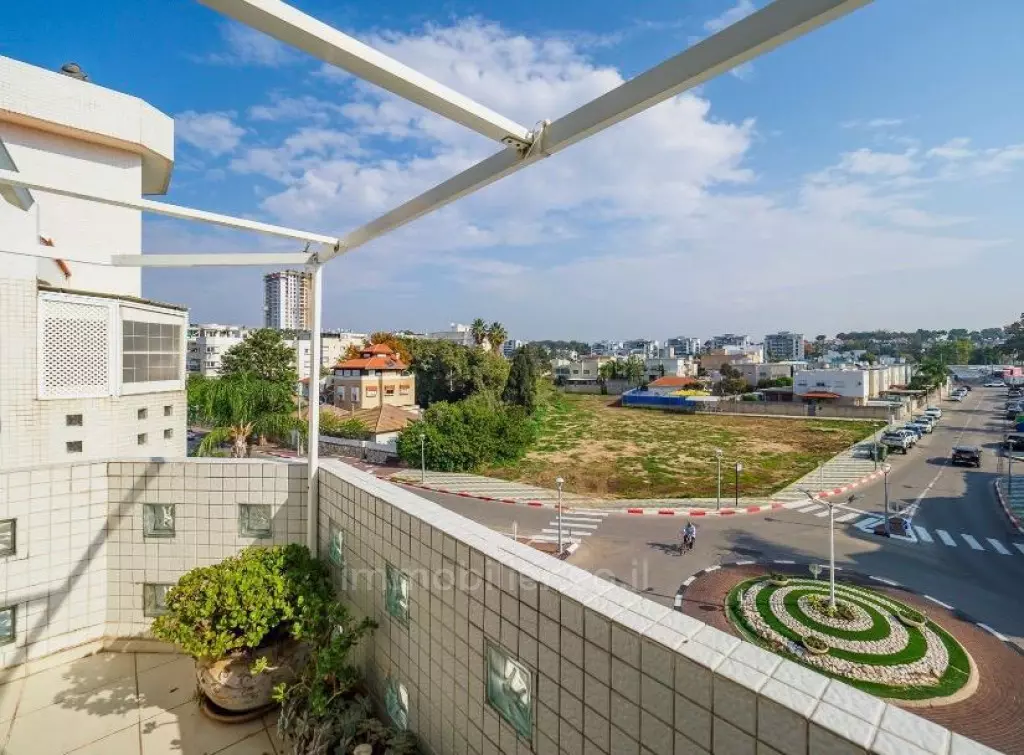 Duplex 5 stanze a Ein Sara, Nahariya