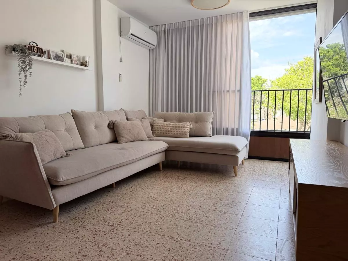 Bat Yam – 3 pièces 80 m² en façade, vue dégagée, ascenseur, à 7 min de la plage